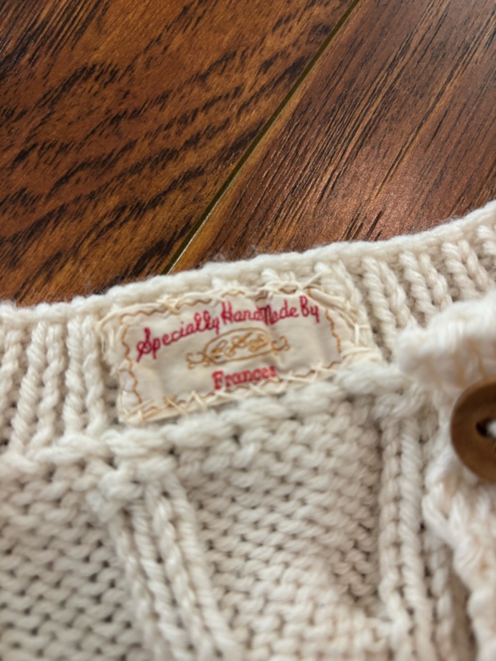 Vintage 1950’s hand knit Cable Knit Irish wool Cream Cardigan sweater size S - Picture 12 of 15